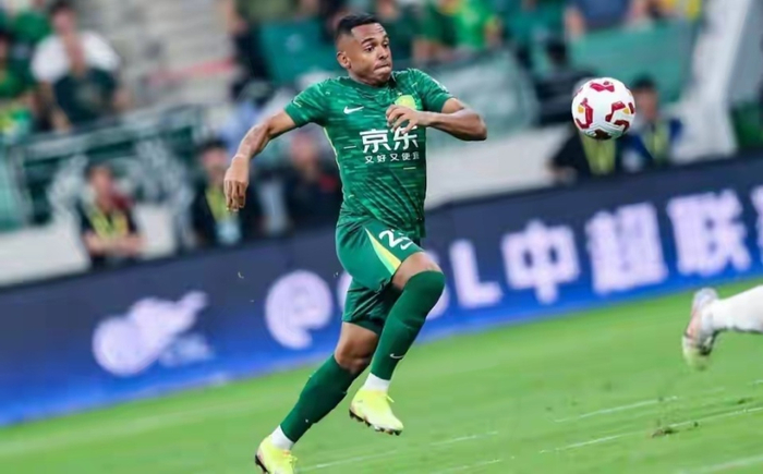 京鲁大战山东泰山两连胜 北京国安体能短板成败