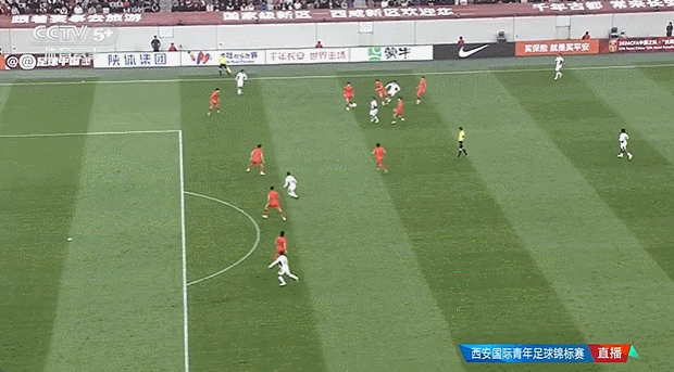 中国U23男足2-2泰国U23，主裁争议红牌引热议