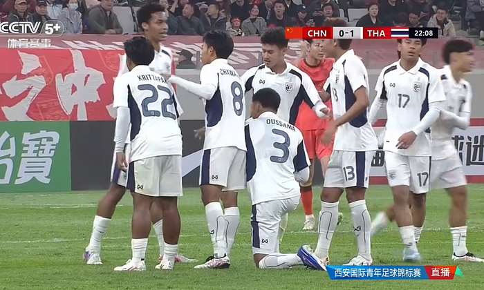 中国U23男足2-2泰国U23，主裁争议红牌引热议