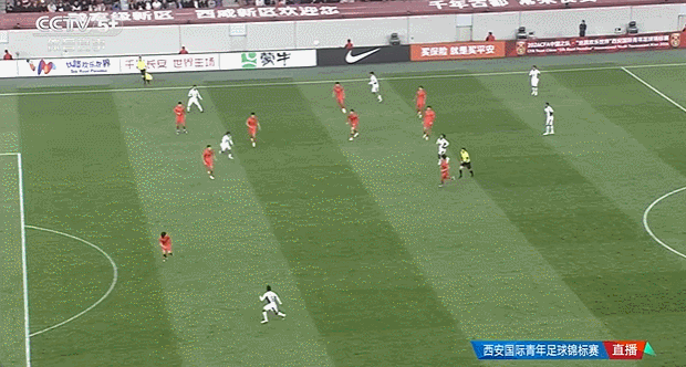 中国U23男足2-2泰国U23，主裁争议红牌引热议