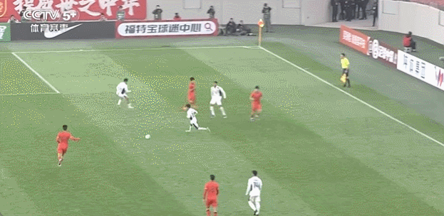 中国U23男足2-2泰国U23，主裁争议红牌引热议