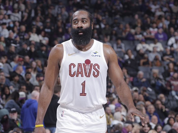 哈登季后赛坎坷之路：伤病、阵容与角色限制如