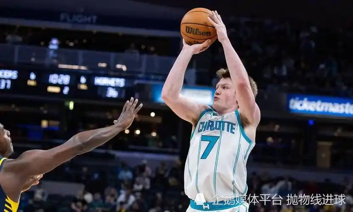 克努佩尔附加赛三分低迷 防守压力致信心受挫